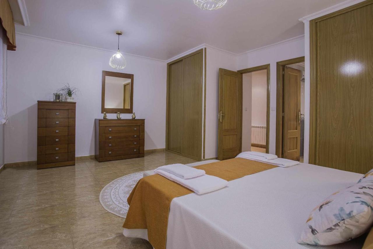 Apartamento En Raxo ポンテベドラ エクステリア 写真